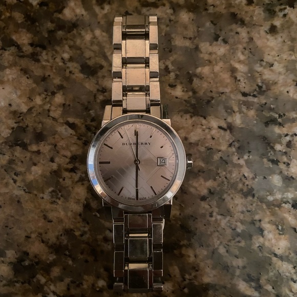 Burberry watch - Picture 1 of 3